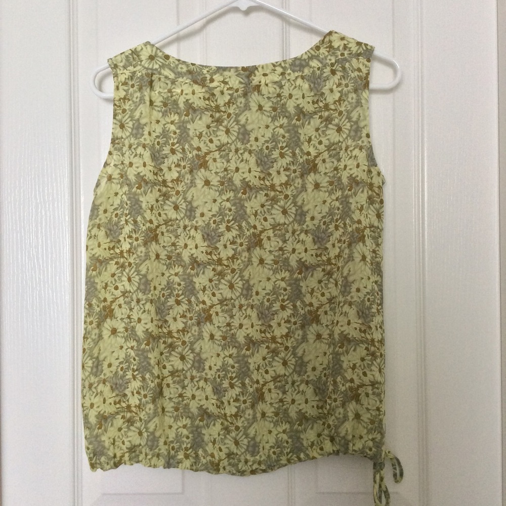 Sleeveless Korean made blouse - Picture 3 of 3